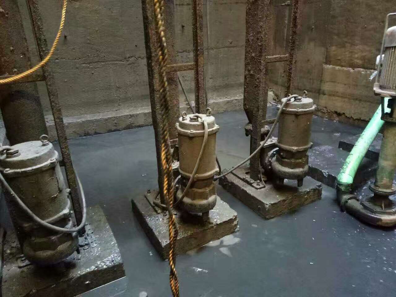 漳浦污水池清理